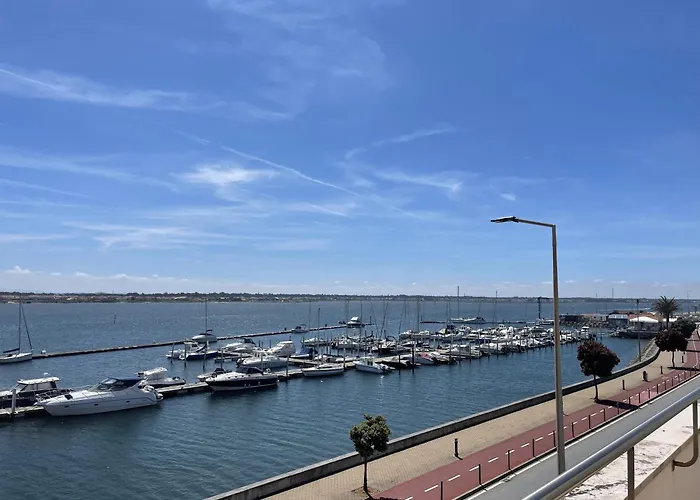 Appartement Marina - *